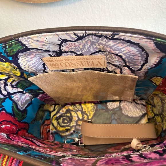 NWT CONSUELA TOTE-DEZI - Picture 5 of 9